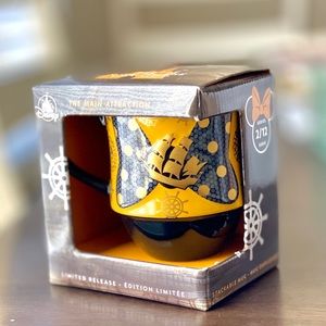 Minnie Mouse main attraction Pirates mug